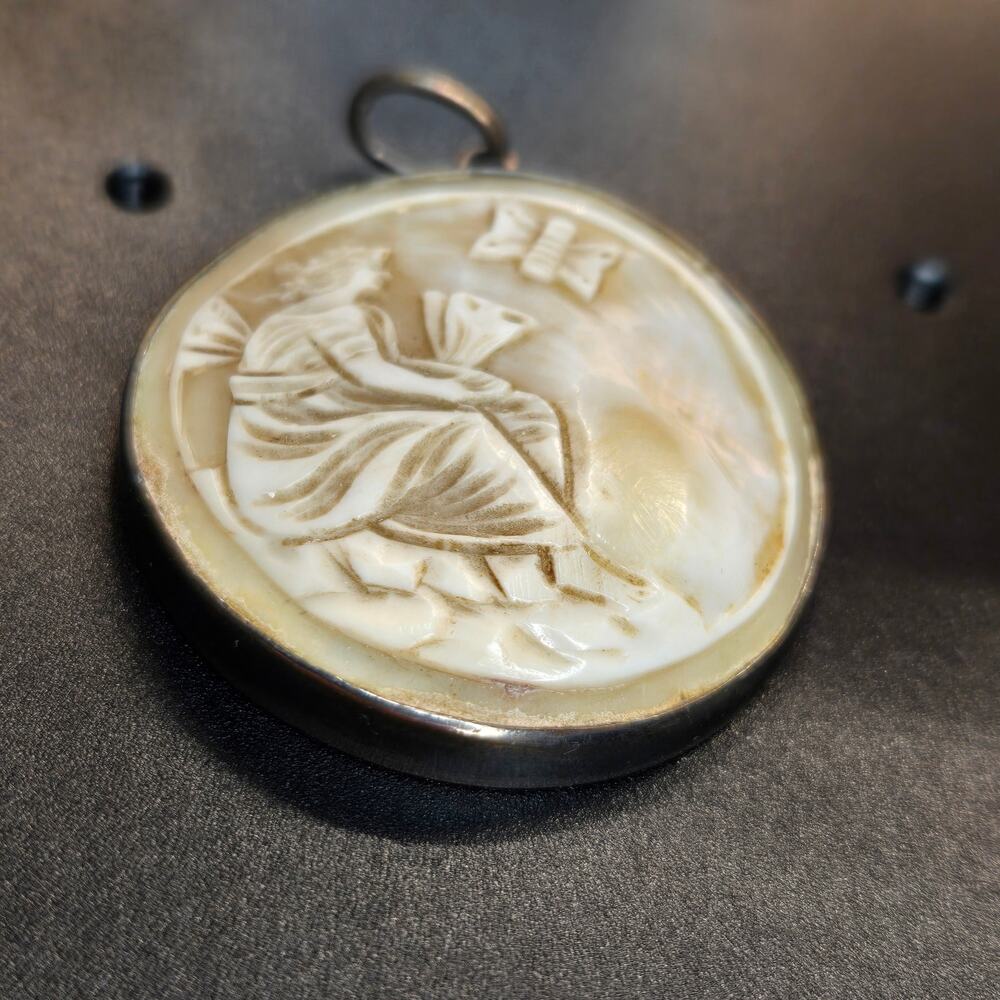 Antique Carved Mother of Pearl Shell Cameo Pendant Sacramental Medallion Silver - Picture 4 of 12